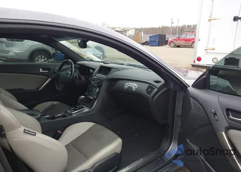 2016 Hyundai Genesis 3.8 Base z USA, uszkodzony, nr VIN KMHHT6KJ6GU134237